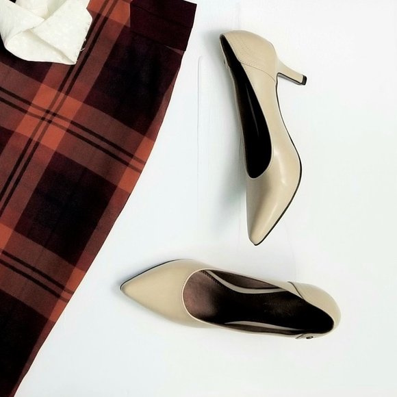 FIND THESE BEAUTIES & SO MUCH MORE IN MY CLOSET! - Picture 5 of 5